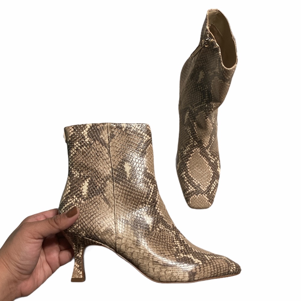 Sam Edelman Lizzo Snake print Boots Size 6 NWOB